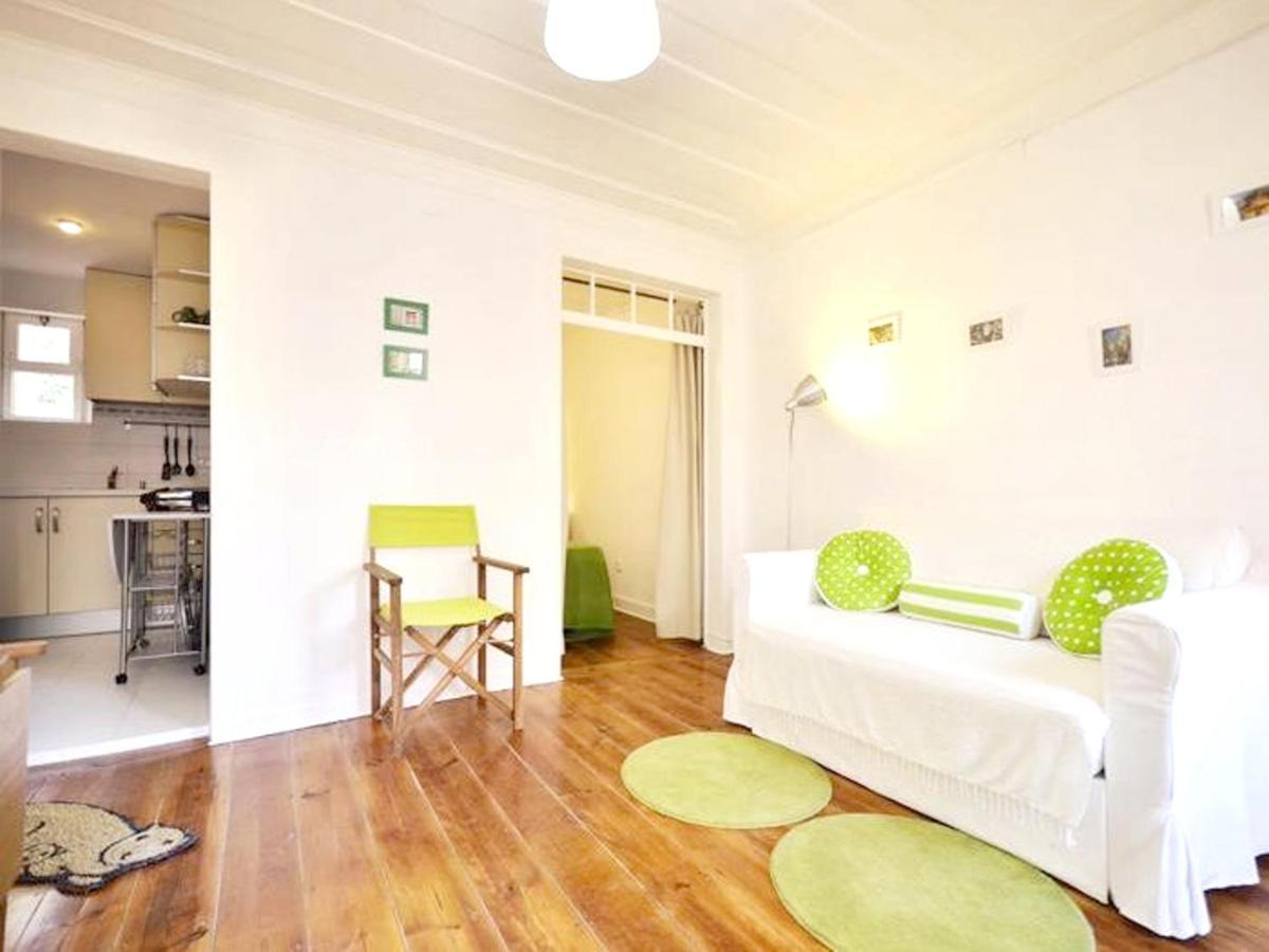 With One Bedroom In With Wonderful City View Balcony And Wifi 12 Km From The Beach Apartamento Lisboa