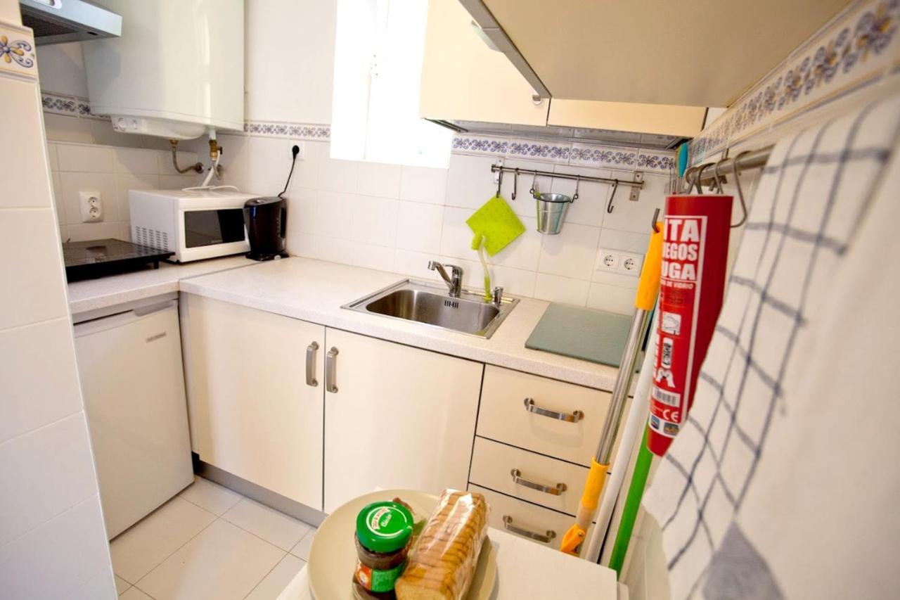 With One Bedroom In With Wonderful City View Balcony And Wifi 12 Km From The Beach Lisboa
