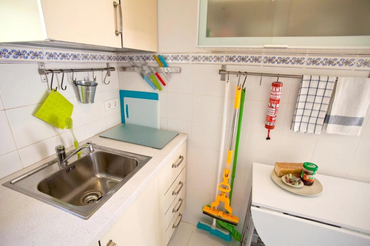 With One Bedroom In With Wonderful City View Balcony And Wifi 12 Km From The Beach Apartamento Lisboa