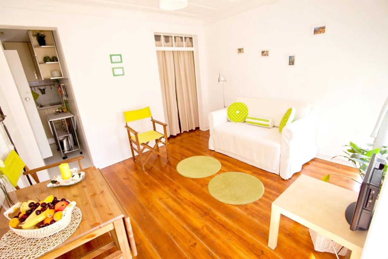 With One Bedroom In With Wonderful City View Balcony And Wifi 12 Km From The Beach Lisboa