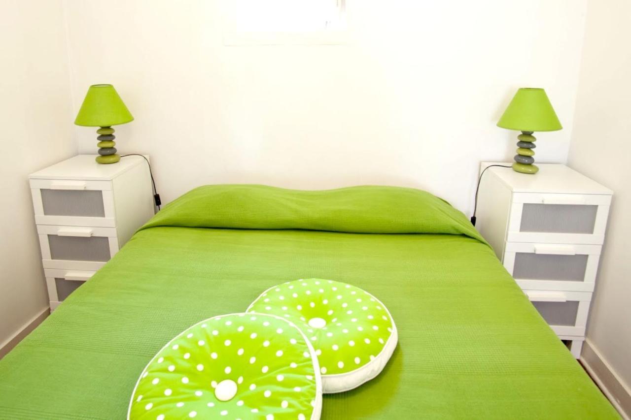 With One Bedroom In With Wonderful City View Balcony And Wifi 12 Km From The Beach Apartamento Lisboa